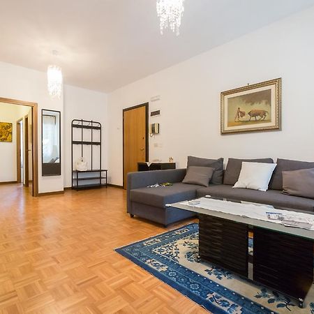 Bolognina Central Apartment Болонья Екстер'єр фото