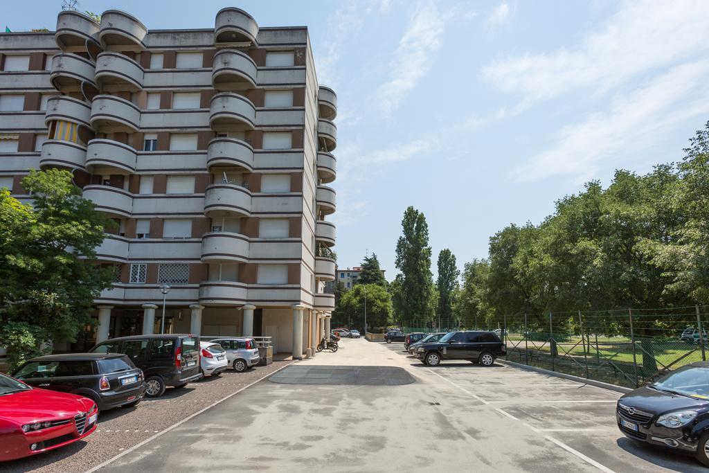 Bolognina Central Apartment Болонья Екстер'єр фото