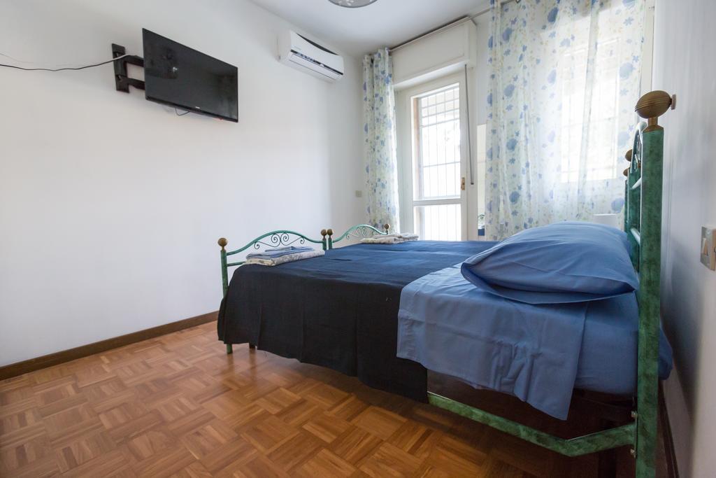 Bolognina Central Apartment Болонья Екстер'єр фото