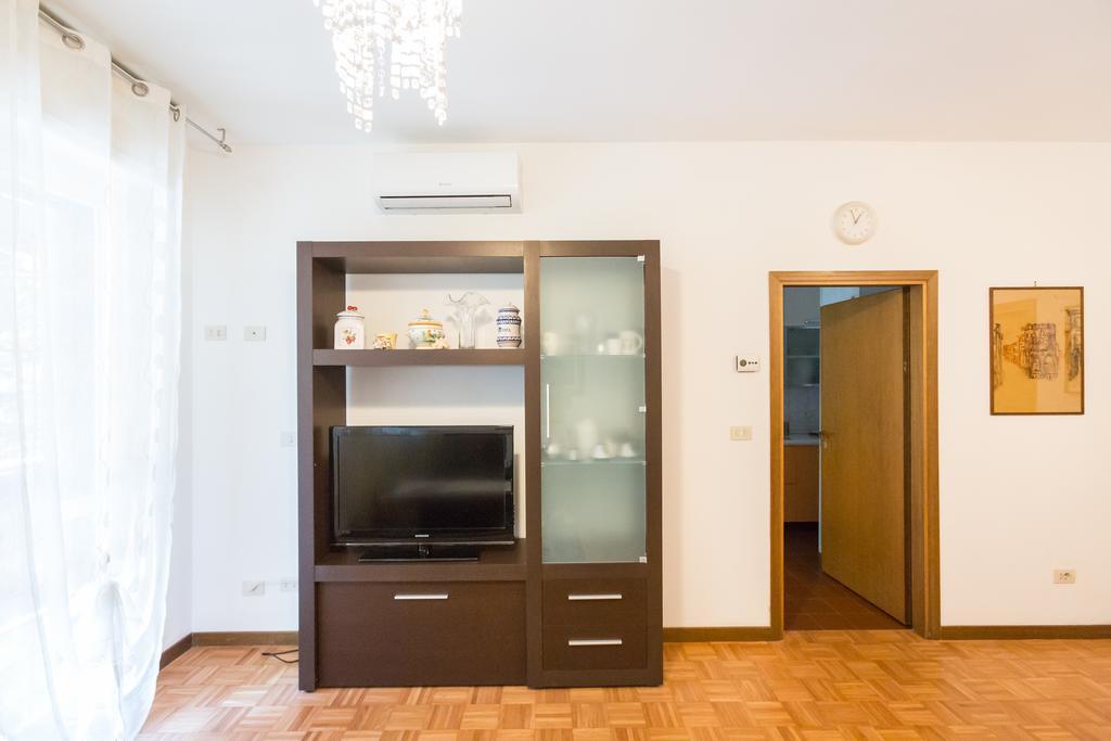 Bolognina Central Apartment Болонья Екстер'єр фото